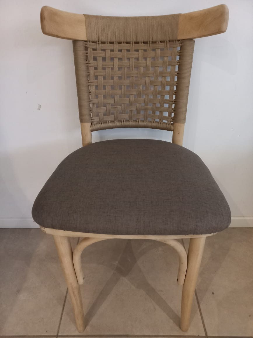 Silla con encordado de cuero natural – restauración artesanal Mendoza